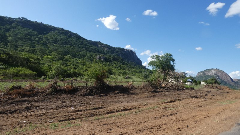 Dorf Zimbabwe.jpg